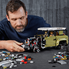 Конструктор LEGO TECHNIC Land Rover Defender 2573 деталі (42110) (5702016604115) - зображення 5