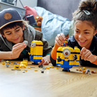 Zestaw konstrukcyjny LEGO Minions Minionki i ich legowisko 876 elementów (75551) - obraz 3