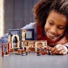 Zestaw konstrukcyjny LEGO Harry Potter Szkolenie w Hogwarcie: Lekcja obrony 257 elementów (76397) (5702017153384) - obraz 3