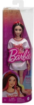 Лялька Barbie Fashionistas Doll #214, Black Wavy Hair With Twist ‘n’ Turn Dress & Accessories, 65th Anniversary (HRH12) - зображення 4
