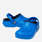 Chodaki chłopięce ocieplane Crocs Classic Fuzz-Lined Casual CR207009 25-26 (C9) 16 cm Niebieskie (196265146741) - obraz 2