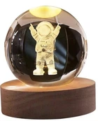 Декоративный 3D ночник хрустальный шар Astronaut victory