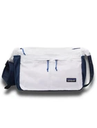 Большая сумка-трансформер через плечо Patagonia Courier Bag, белого цвета.