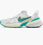 Кроссовки женские Nike W V2k Run 38 Комбинированный FD0736-105
