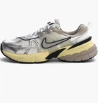 Кросівки жіночі Nike Wmns V2k Run 37.5 Сірий FD0736-100
