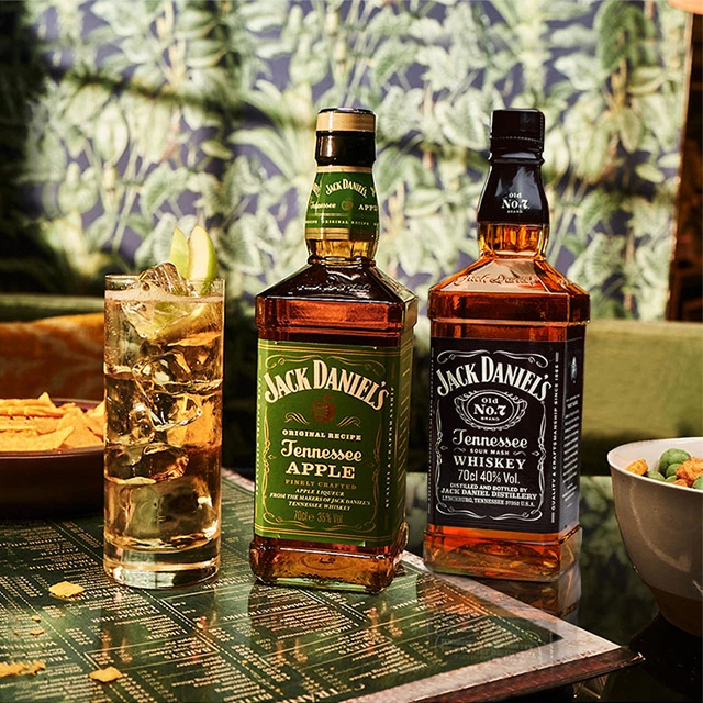 Лікер Jack Daniel`s Tennessee Apple 0.7 л 35% (5099873017623